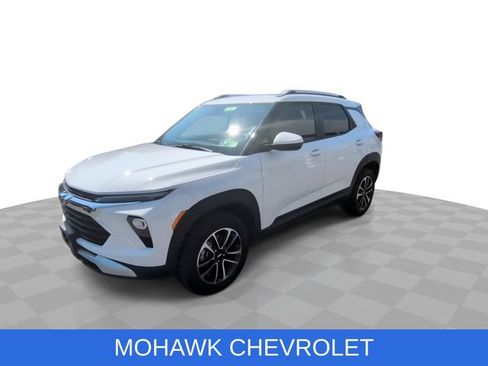 Used 2024 Chevrolet TrailBlazer LT w/ Convenience Package AWD/4WD image 4