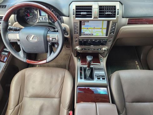 Used 2017 Lexus GX 460 Premium w/ Premium Package image 27