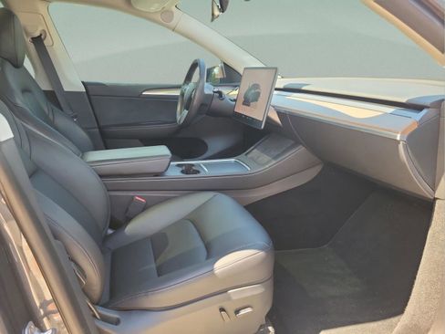 Used 2023 Tesla Model Y Long Range AWD/4WD image 18