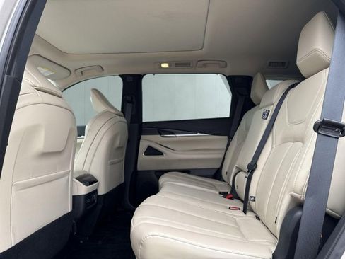Used 2024 INFINITI QX60 Sensory w/ Vision Package FWD image 11