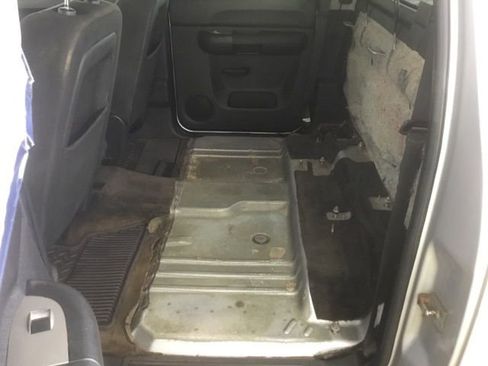 Used 2010 Chevrolet Silverado 1500 LS image 16