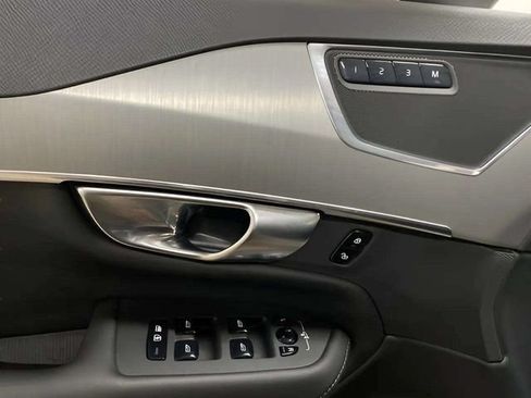 Used 2025 Volvo XC90 B5 Core AWD/4WD image 32