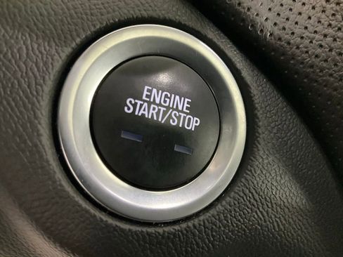 Used 2023 Chevrolet Equinox Premier image 19