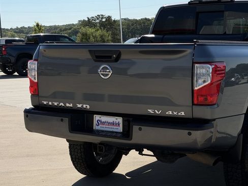 Used 2017 Nissan Titan SV AWD/4WD image 6
