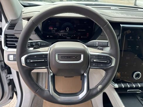 Used 2025 GMC Acadia Denali FWD image 12