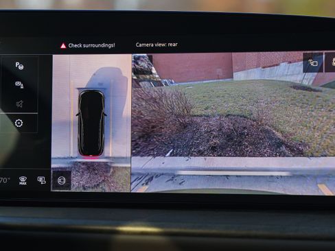 Used 2025 Audi Q5 Premium Plus w/ Premium Plus image 16