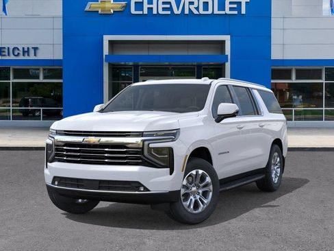 New 2026 Chevrolet Suburban LT w/ Comfort Package AWD/4WD image 6