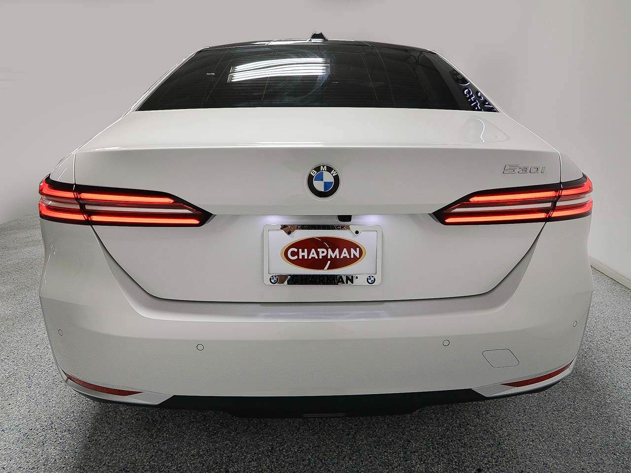 Used 2026 BMW 530i w/ Executive Package RWD image 4