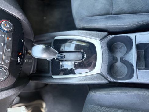 Used 2016 Nissan Rogue S w/ Appearance Package AWD/4WD image 15