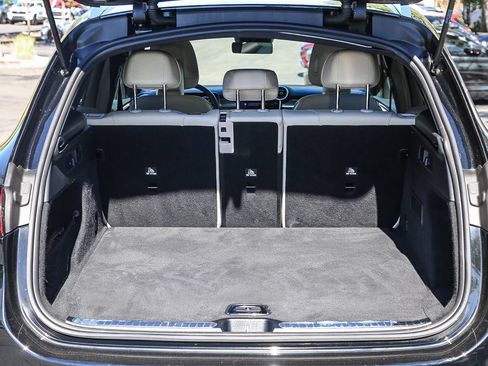 Used 2024 Mercedes-Benz GLC 300 4MATIC image 24
