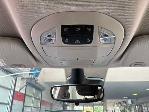 Used 2023 Chrysler Voyager LX FWD image 17