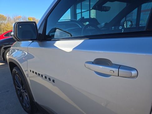 Used 2022 Chevrolet Traverse RS w/ LPO, Floor Liner Package image 27