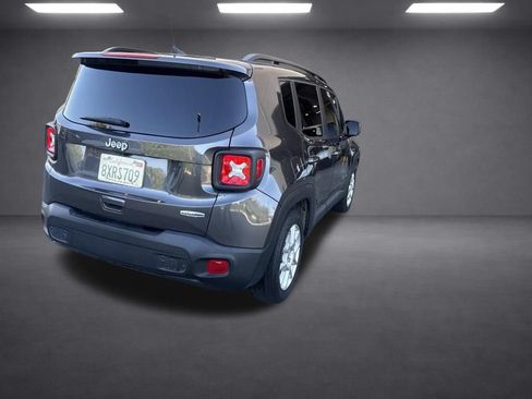 Used 2021 Jeep Renegade Latitude FWD image 22