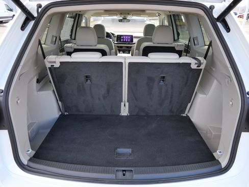 Certified 2025 Volkswagen Atlas SEL image 18