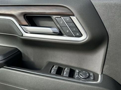 Used 2025 GMC Sierra 1500 SLT image 23