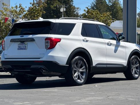 Certified 2022 Ford Explorer XLT w/ Equipment Group 202A AWD/4WD image 29