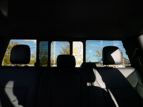 Used 2022 Ford F150 Lariat w/ Max Trailer Tow Package image 36