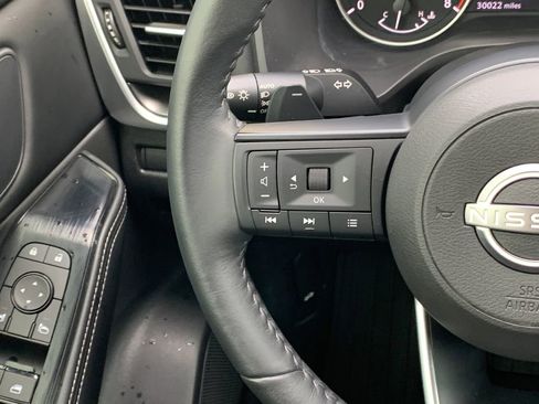 Used 2024 Nissan Rogue SV w/ SV Premium Package image 13