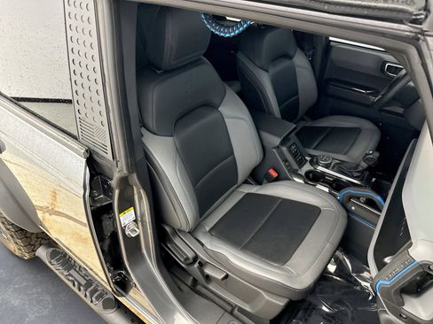 Used 2023 Ford Bronco Black Diamond AWD/4WD image 16