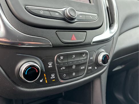 Used 2020 Chevrolet Equinox LT image 16