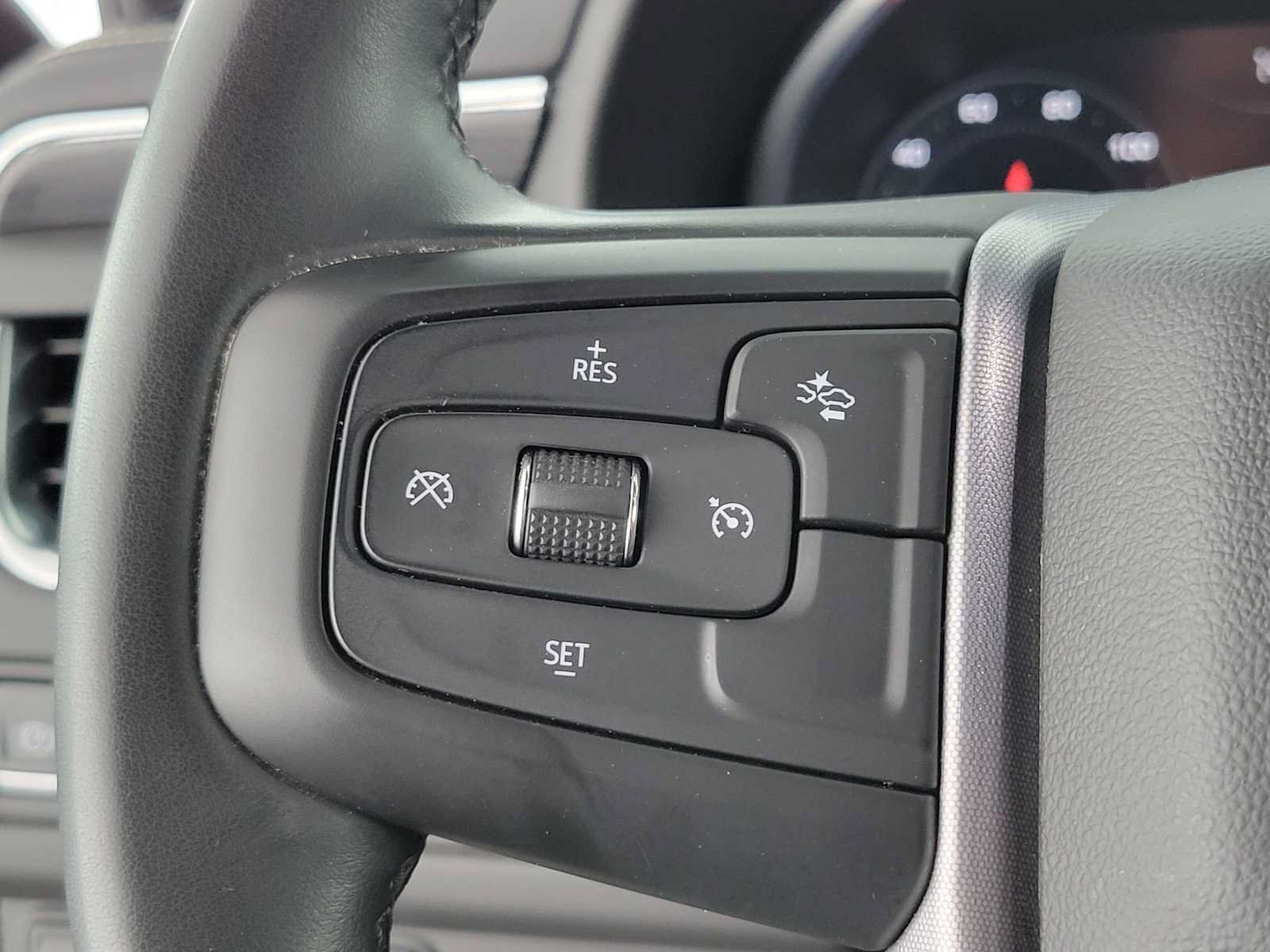 Used 2023 GMC Yukon XL SLT RWD image 30
