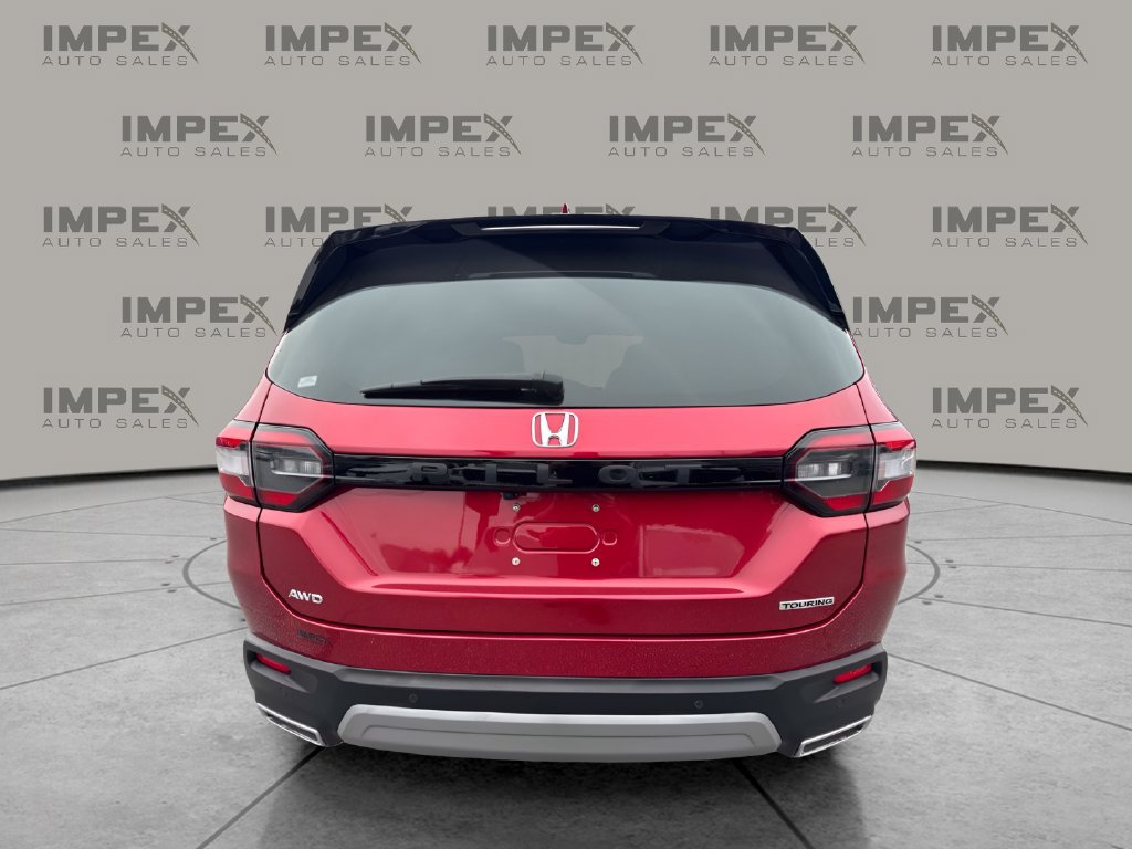 Used 2025 Honda Pilot Touring image 4