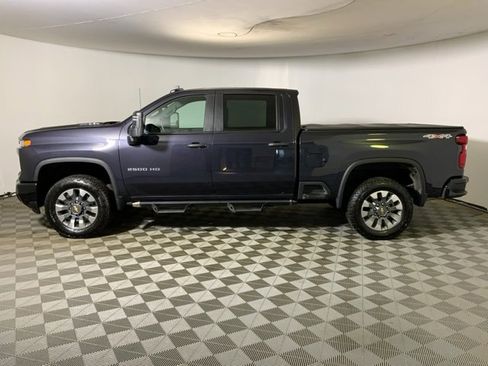 Used 2024 Chevrolet Silverado 2500 Custom w/ Custom Value Package image 12