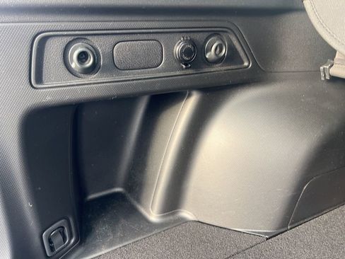 Used 2023 Subaru Forester Premium image 44