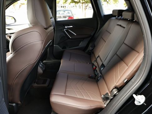 Used 2025 BMW X1 xDrive28i w/ Technology Package image 25