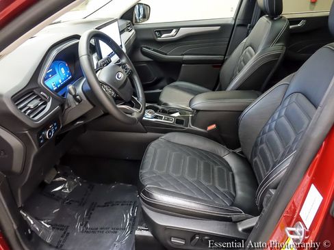 Used 2023 Ford Escape SE w/ PHEV Premium Package FWD image 9