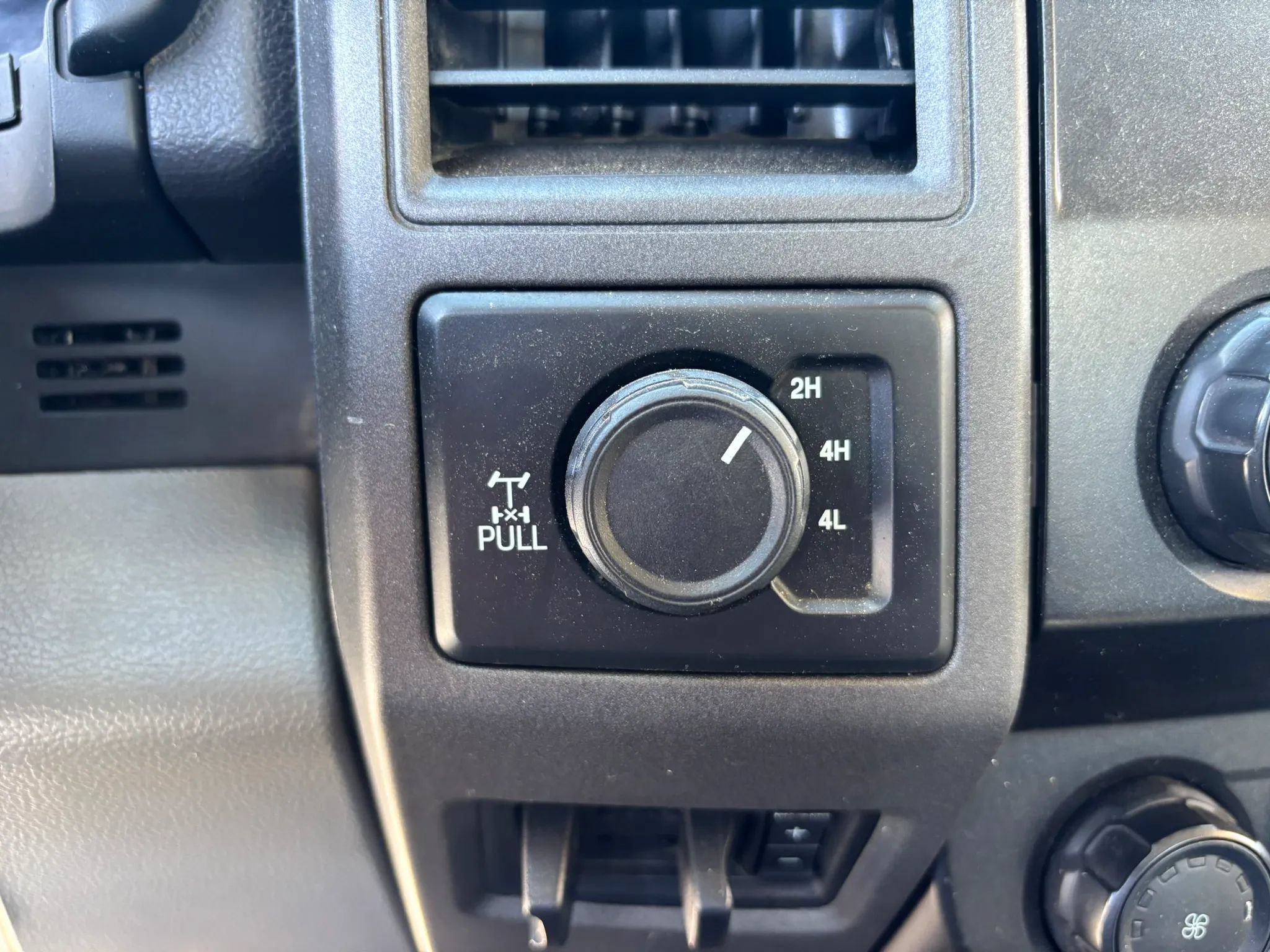 Used 2022 Ford F350 XL w/ Power Equipment Group AWD/4WD image 6