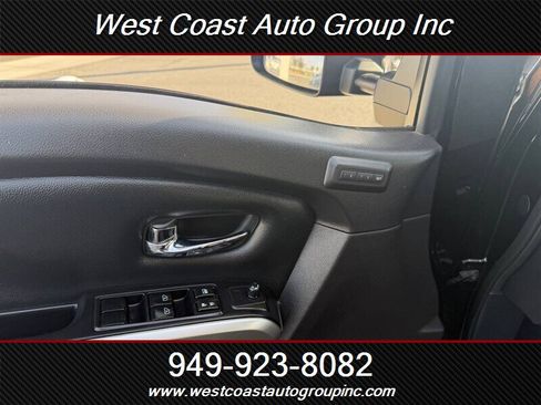Used 2016 Nissan Titan SL image 21