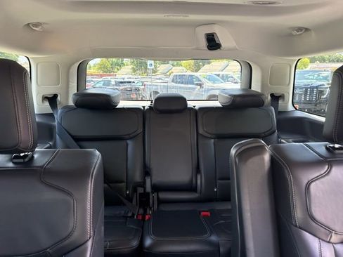 Used 2025 Ford Expedition Platinum AWD/4WD image 11