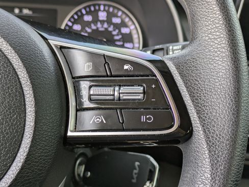 Used 2022 Kia Forte LXS image 22