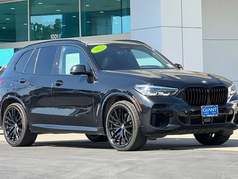 Used 2022 BMW X5 xDrive40i w/ M Sport Package AWD/4WD image 2