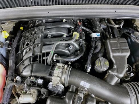 Used 2024 Jeep Grand Cherokee L Limited w/ Luxury Tech Group II image 36