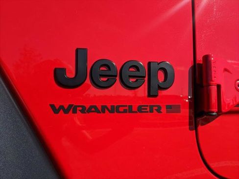 Certified 2025 Jeep Wrangler Sport image 18