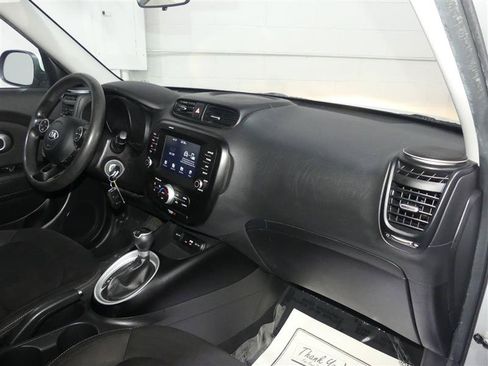 Used 2018 Kia Soul w/ Convenience Package FWD image 23
