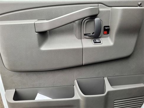 New 2024 GMC Savana 2500 w/ Driver Convenience Package image 18