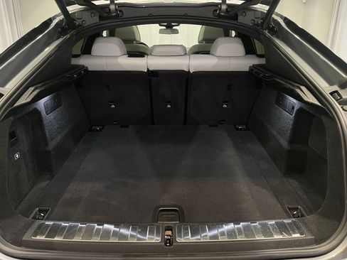 Used 2024 BMW X6 xDrive40i w/ Premium Package image 28