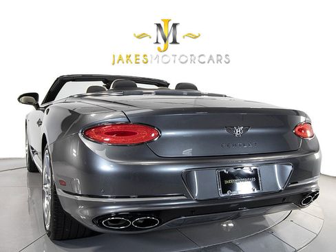 Used 2021 Bentley Continental GT image 8