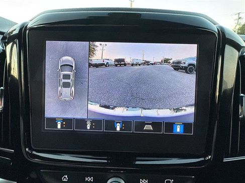 Used 2023 Chevrolet Traverse LT w/ LT Premium Package image 24