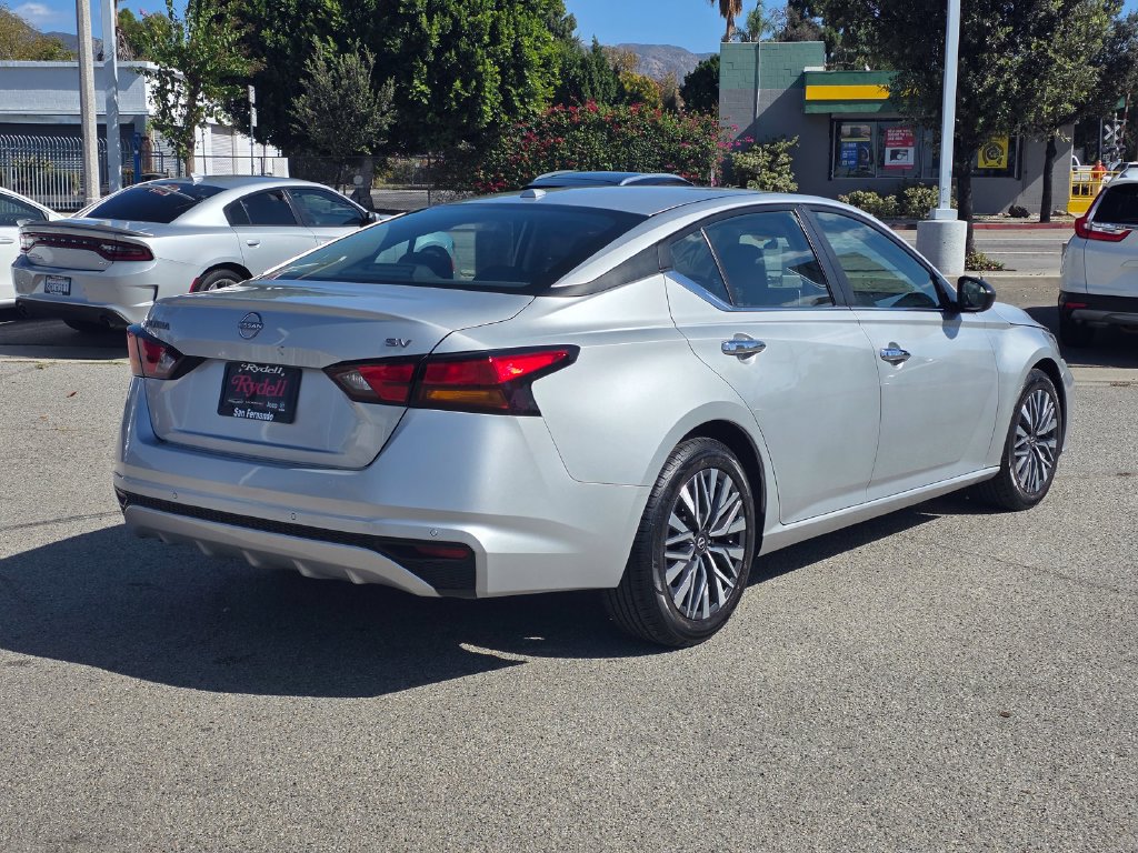 Used 2024 Nissan Altima 2.5 SV FWD image 5
