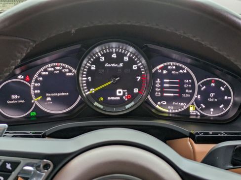 Used 2023 Porsche Cayenne Turbo S image 15
