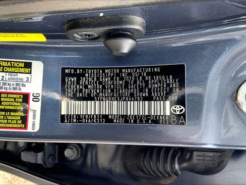 Used 2018 Toyota Corolla LE FWD image 36