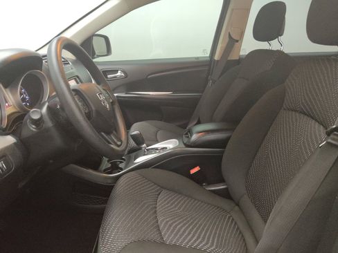 Used 2020 Dodge Journey SE w/ Blacktop Package image 17