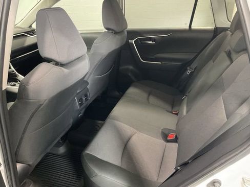 Used 2025 Toyota RAV4 XLE image 18
