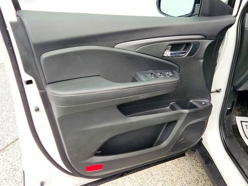 Used 2023 Honda Ridgeline Sport image 10