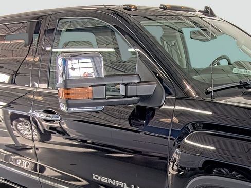 Used 2016 GMC Sierra 2500 Denali w/ Duramax Plus Package image 17