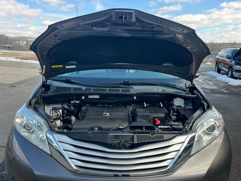 Used 2013 Toyota Sienna Limited w/ Premium Pkg image 48